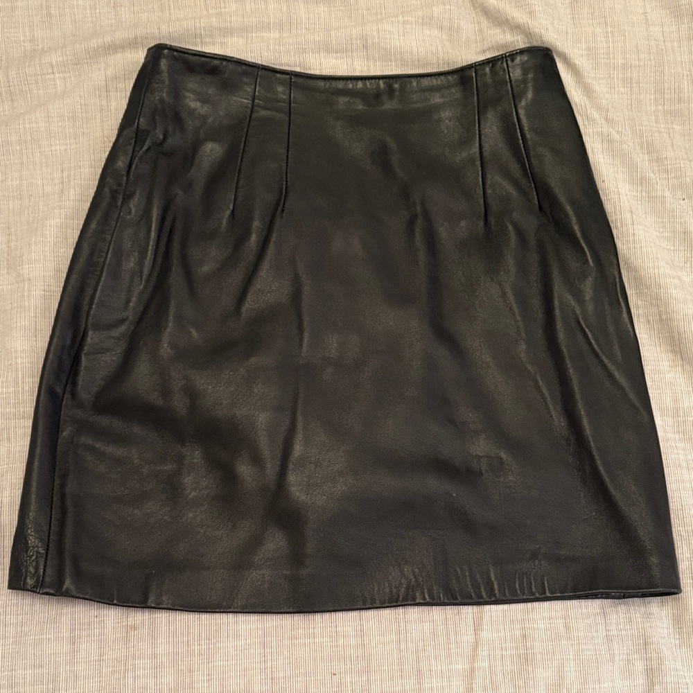 Chic Black Leather Mini Skirt
